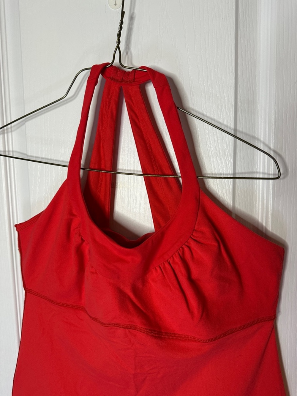 lululemon athletica Red Halter Racerback Tank women’s size M bra included A0175 - Picture 3 of 9